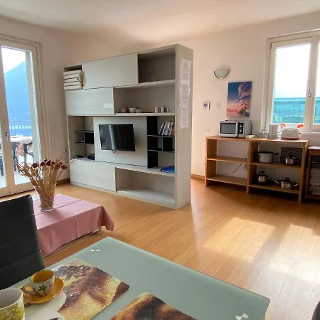 Apartment The Sky - Modern With Terrace View