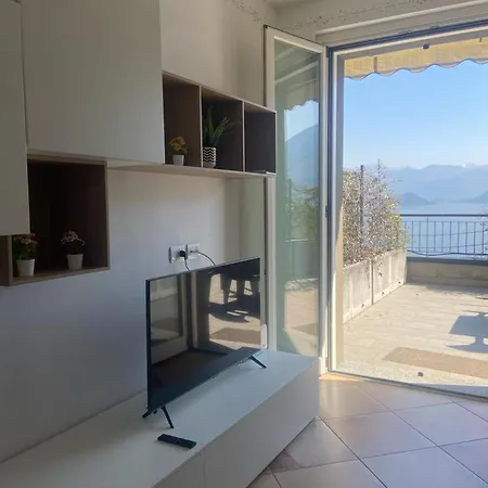 The Sky - Modern With Terrace View Apartment